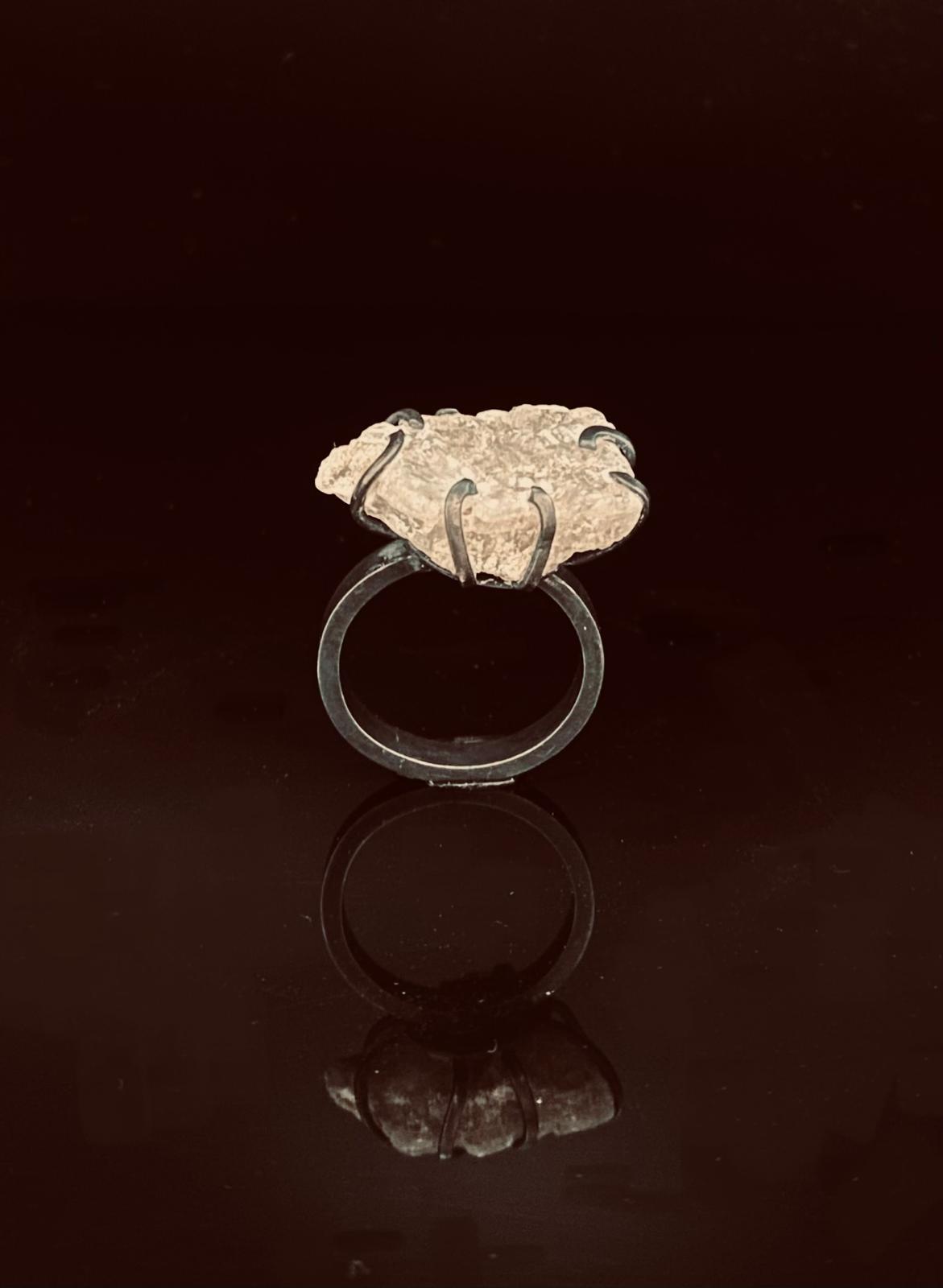 Saltburn Raw Crystal Claw Ring