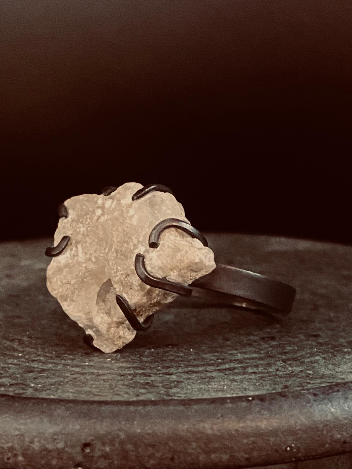 Saltburn Raw Crystal Claw Ring