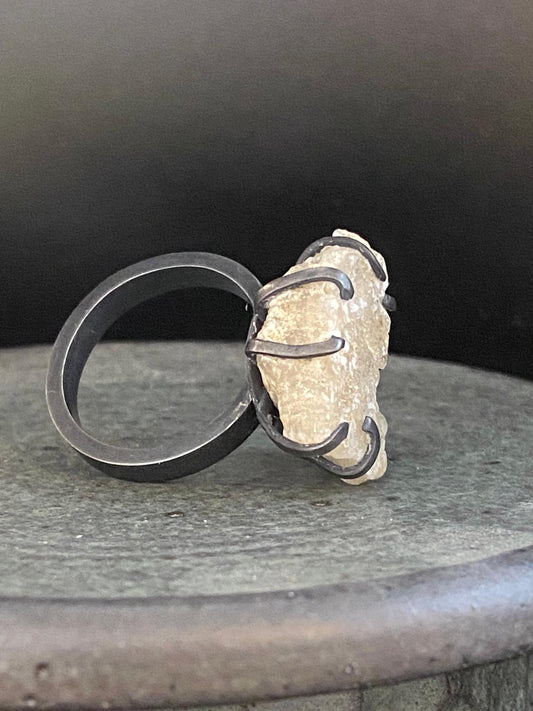 Saltburn Raw Crystal Claw Ring